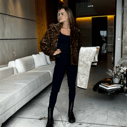 Calça Jeans Feminina Montaria Peluciada + Meia Térmica