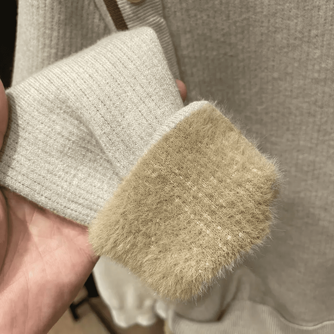 Suéter Feminino Peluciado Botões